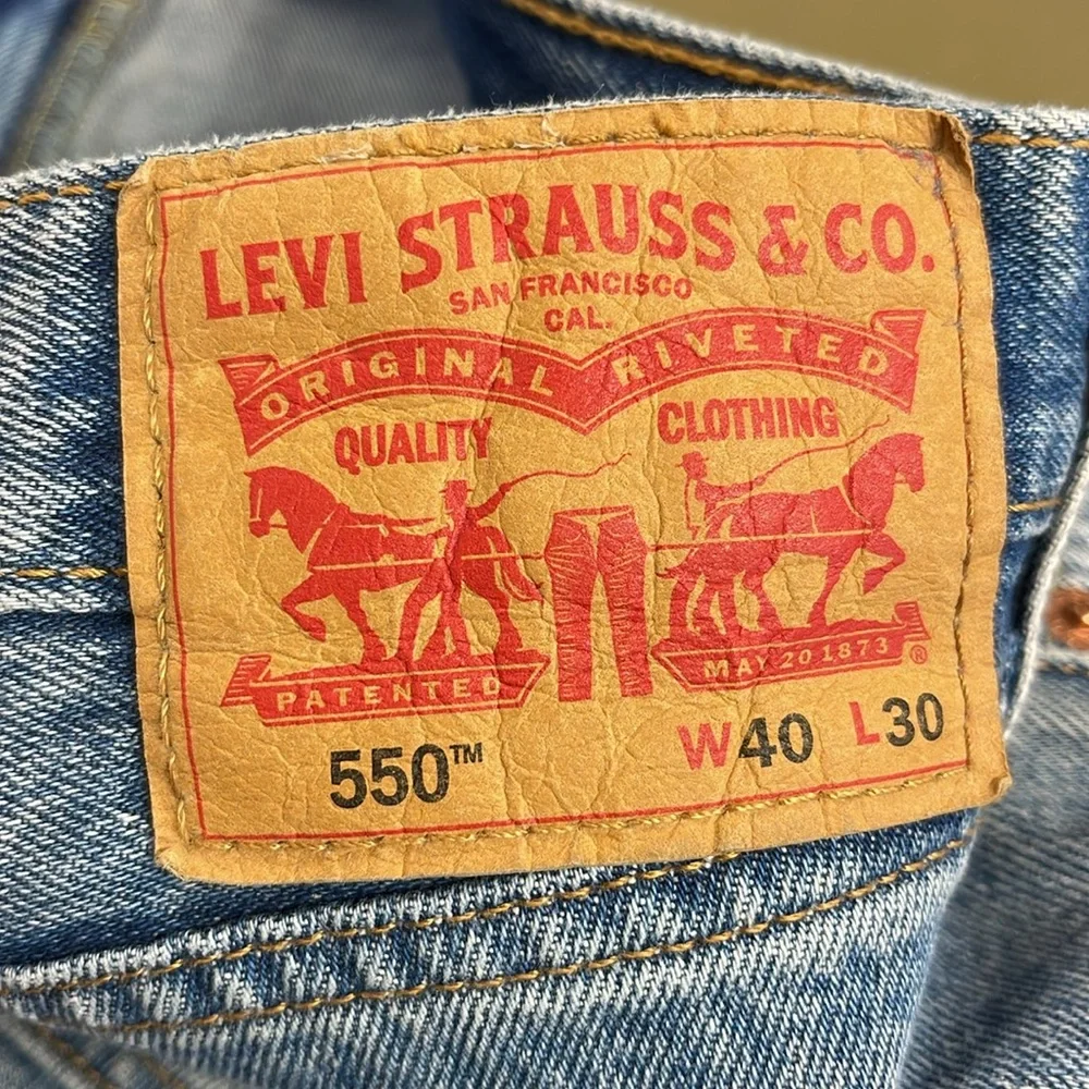 Levi’s 550 RELAXED Distressed Denim Jeans NWT 40/30
